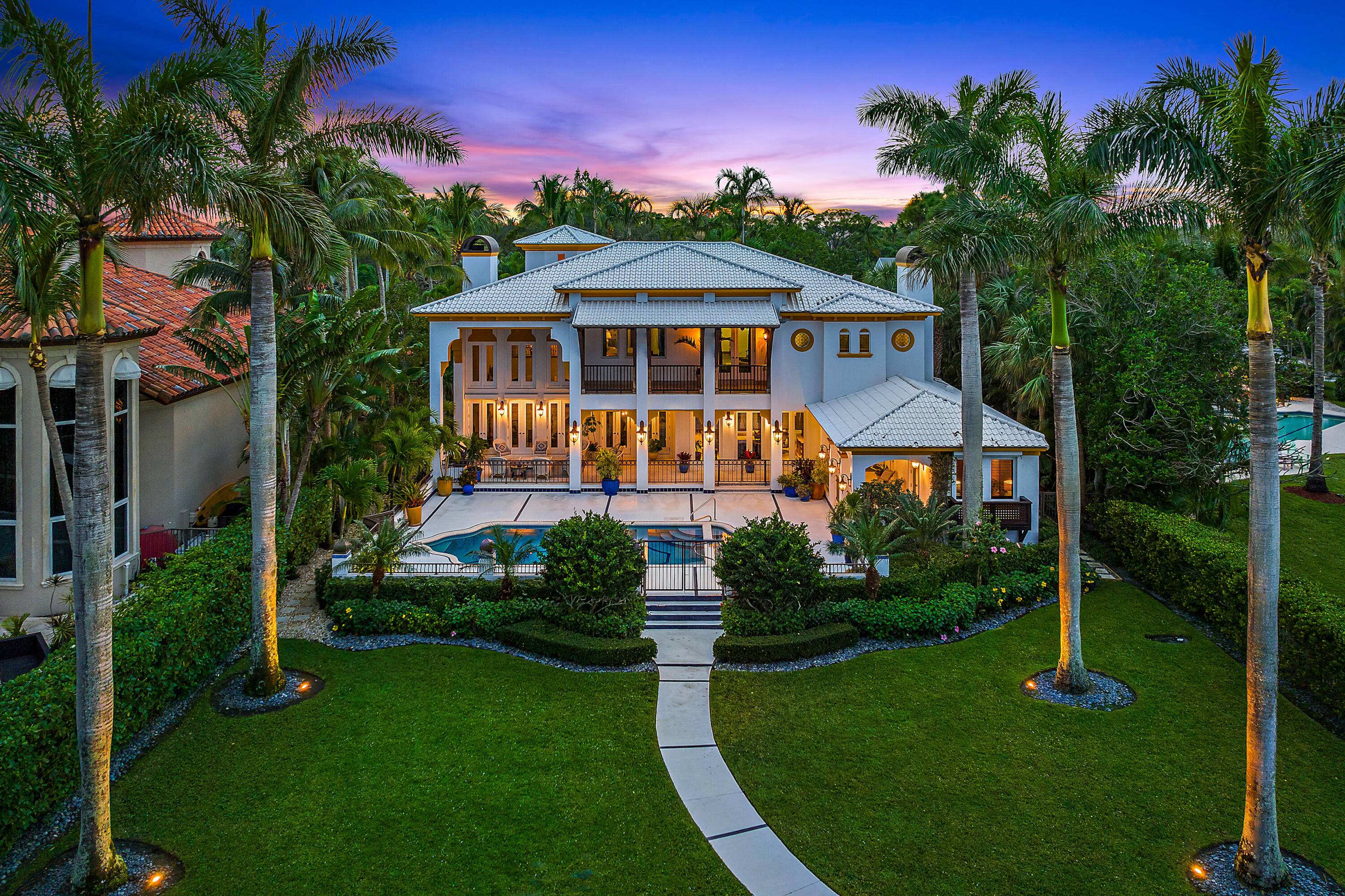 Welcome to a boater's dream home.