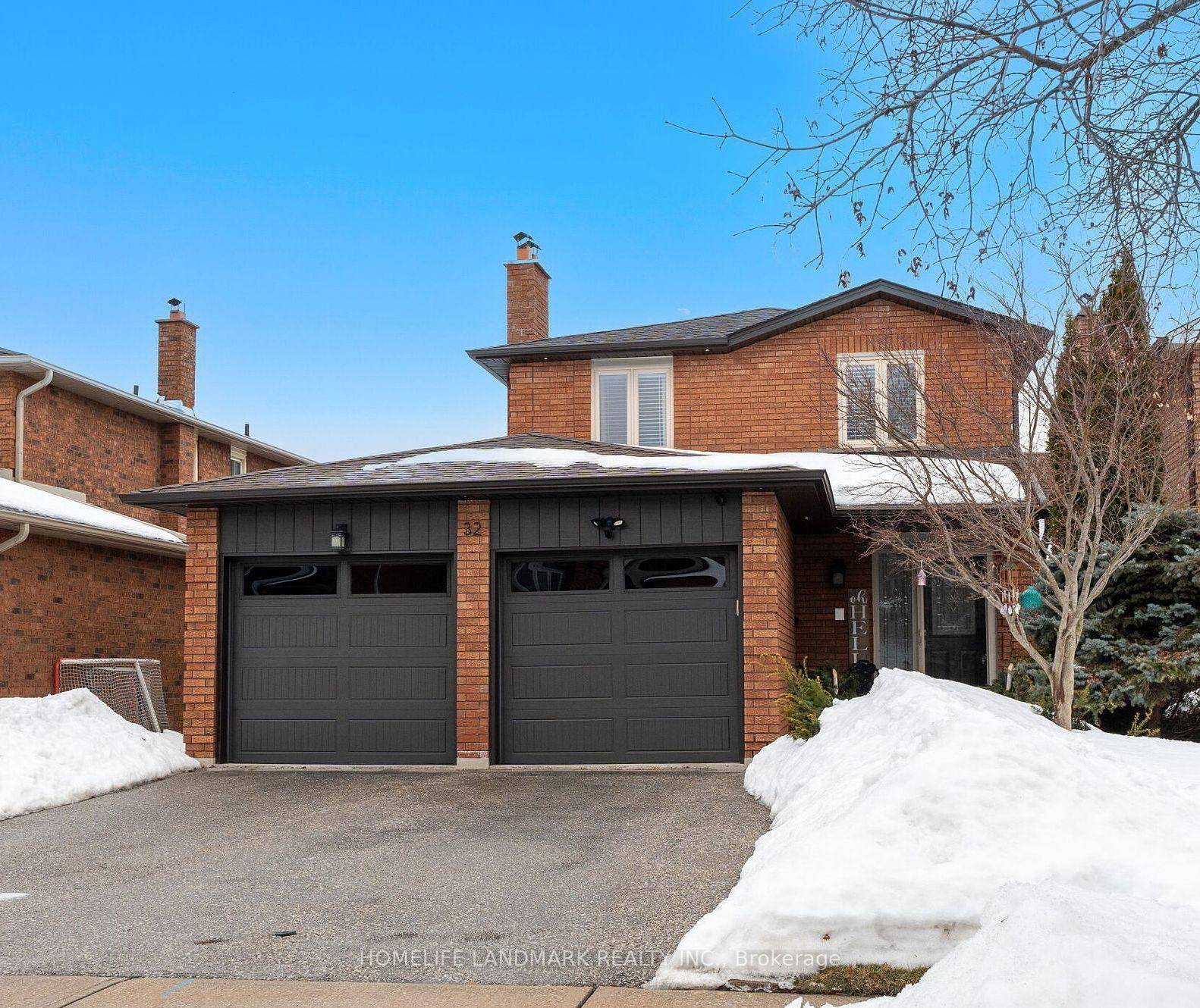Welcome to 32 Presidential St located in a prime East Woodbridge location.