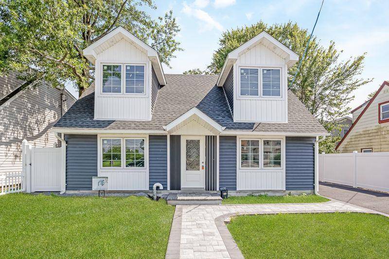 STUNNING 4 BEDROOM CUSTOM HOME IN THE HEART OF CEDARHURST LONG ISLAND.