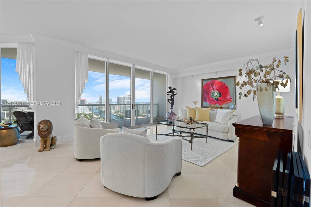 EXCEPTIONAL TOWER SUITE AT ATLANTIC ONE AT THE POINT !