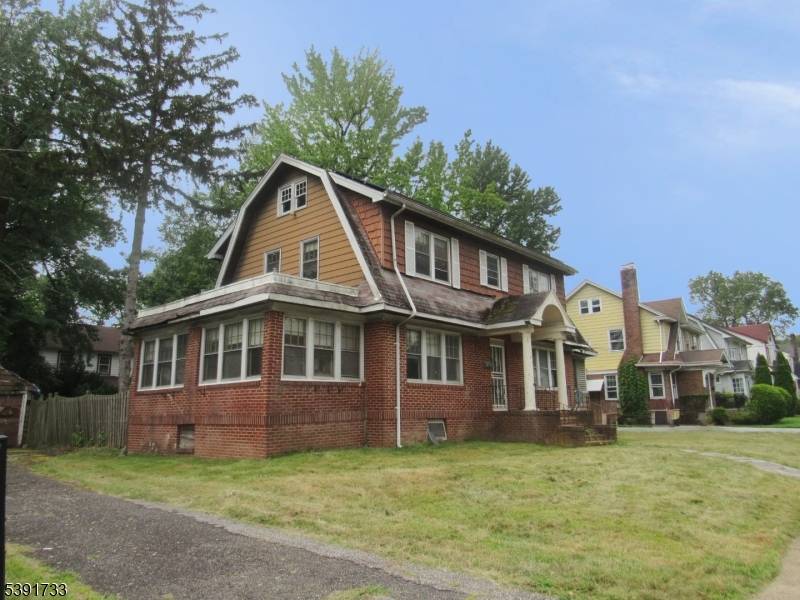 Wonderful Opportunity ! This spacious 2, 400 sq.