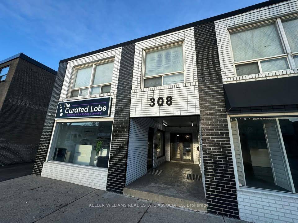 Your Dream 1 Bedroom Apartment Awaits in the Heart of Port Credit.