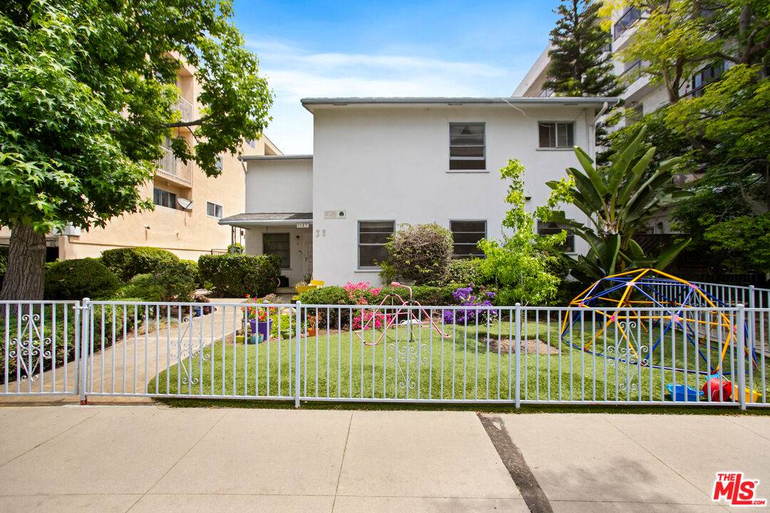1127   5th St 13BR Santa Monica La