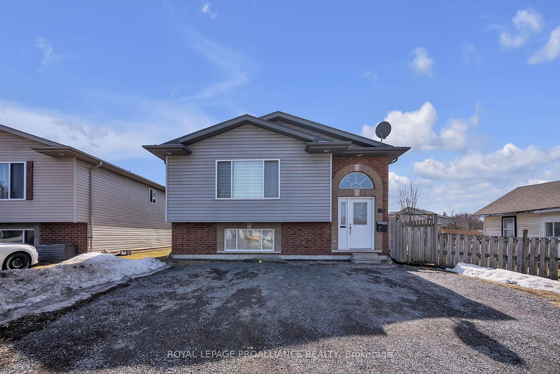 Discover the perfect blend of comfort and functionality in this charming 5 bedroom, 2 bathroomhome.