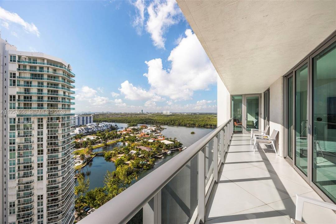 Experience breathtaking panoramic views of the ocean and Intracoastal from this highly sought after 02 line corner residence.