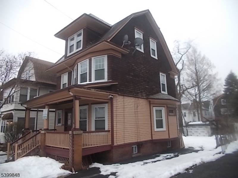 LARGE 4 BEDROOM 3 FULL BATH HOME IN LOVELY WEST ORANGE.