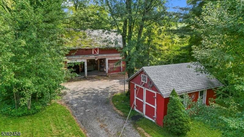 Welcome to highly sought after Harding Township !