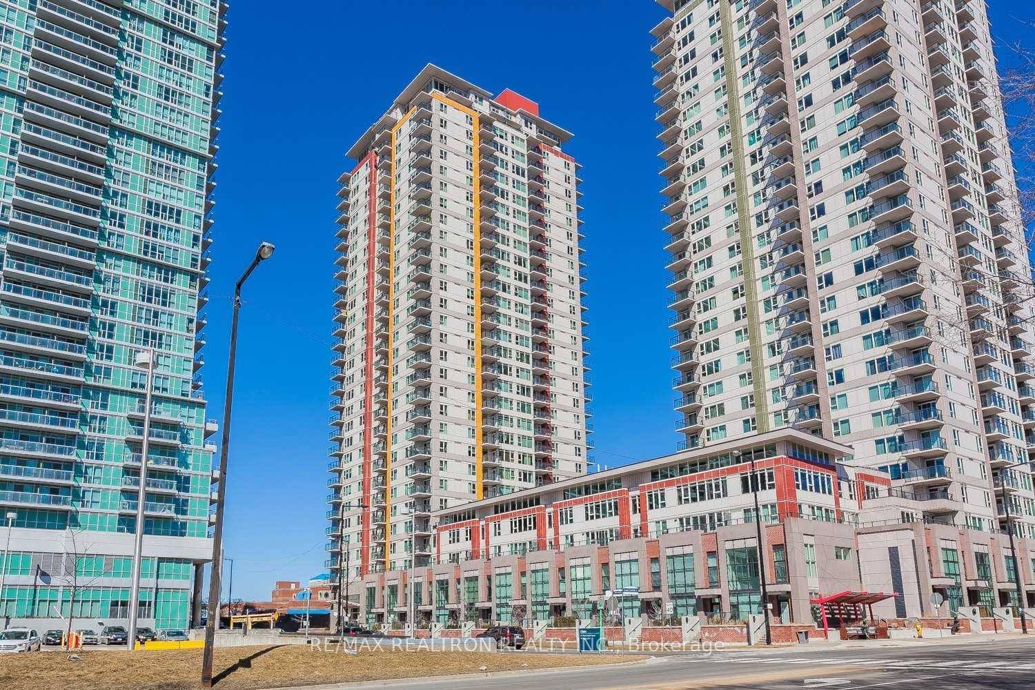 Great Location ! This 1 Bedroom Unit Built By Monarch.
