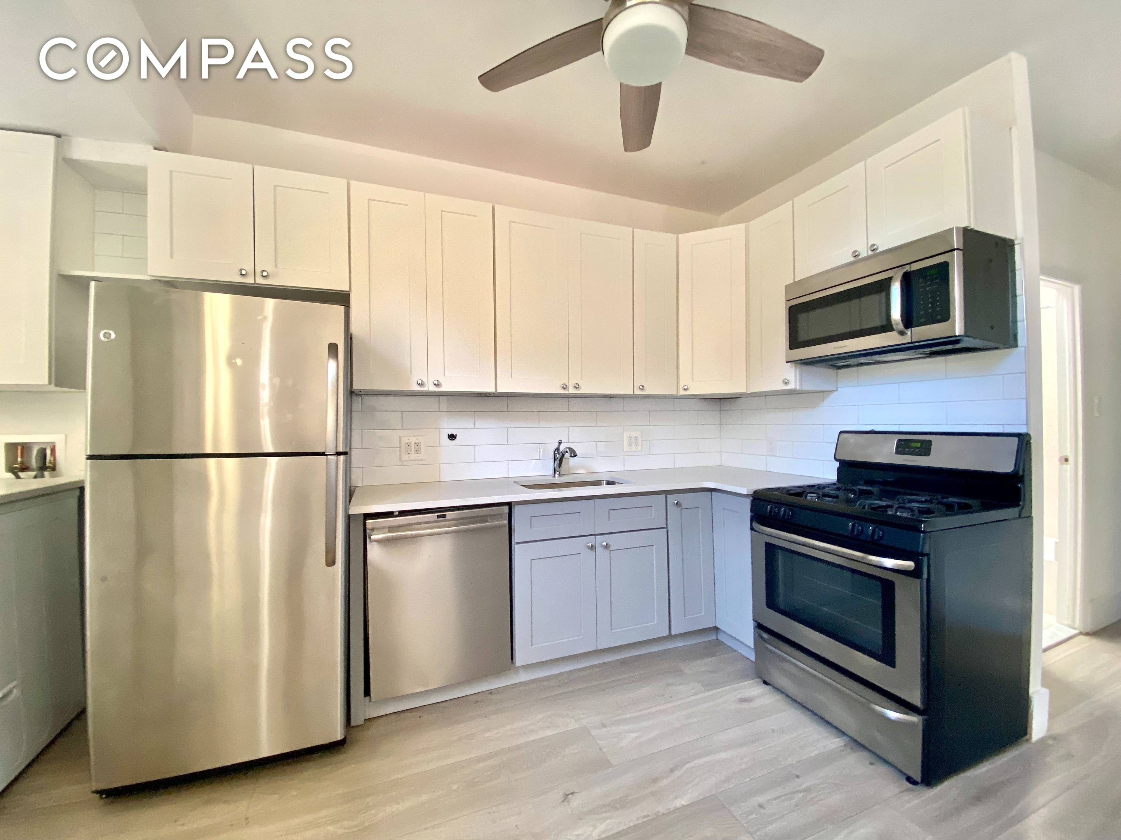 Ever wanted to live right across from Astoria Park ?