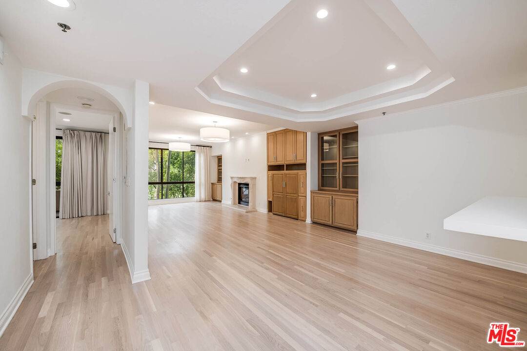 2132   Century Park Ln 2BR Beverlywood La