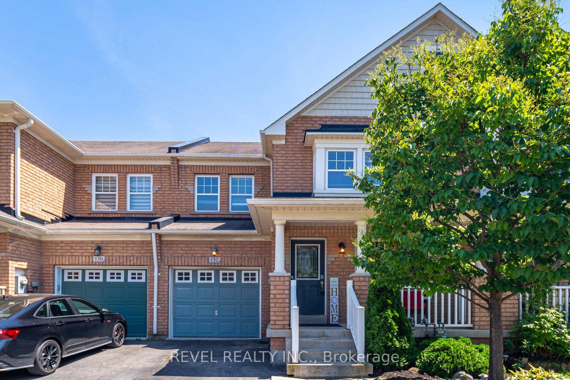 STOP YOUR SEARCH ! This is the ONLY listing at this price point with just under 1500sqft PLUS a stunning finished basement, 3 bedrooms and FOUR washrooms, with NO silly ...