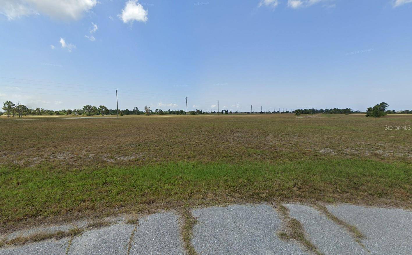 Don't miss out on this opportunity to own this lot in Rotonda Villas !