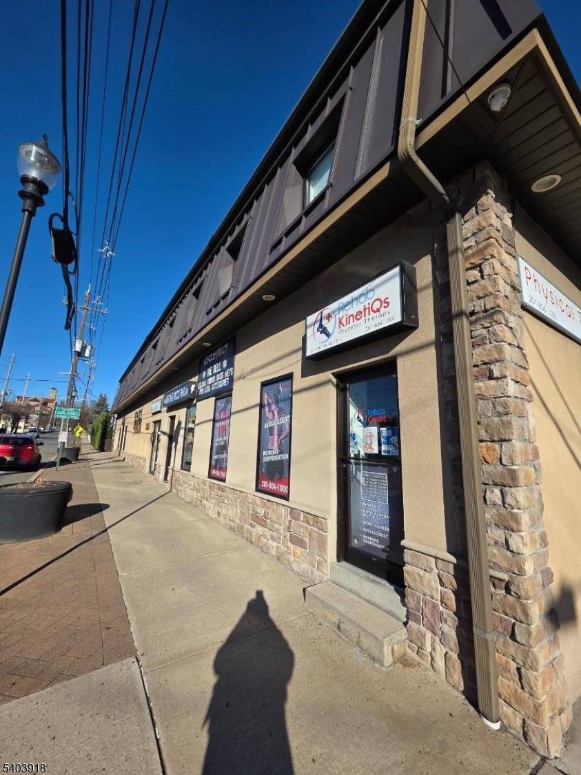 GREAT OPPORTUNITY Rare chance to secure a well located Investment property with strong fundamentals and short term upside tied to the FIFA World Cup 2026, with MetLife Stadium hosting multiple ...