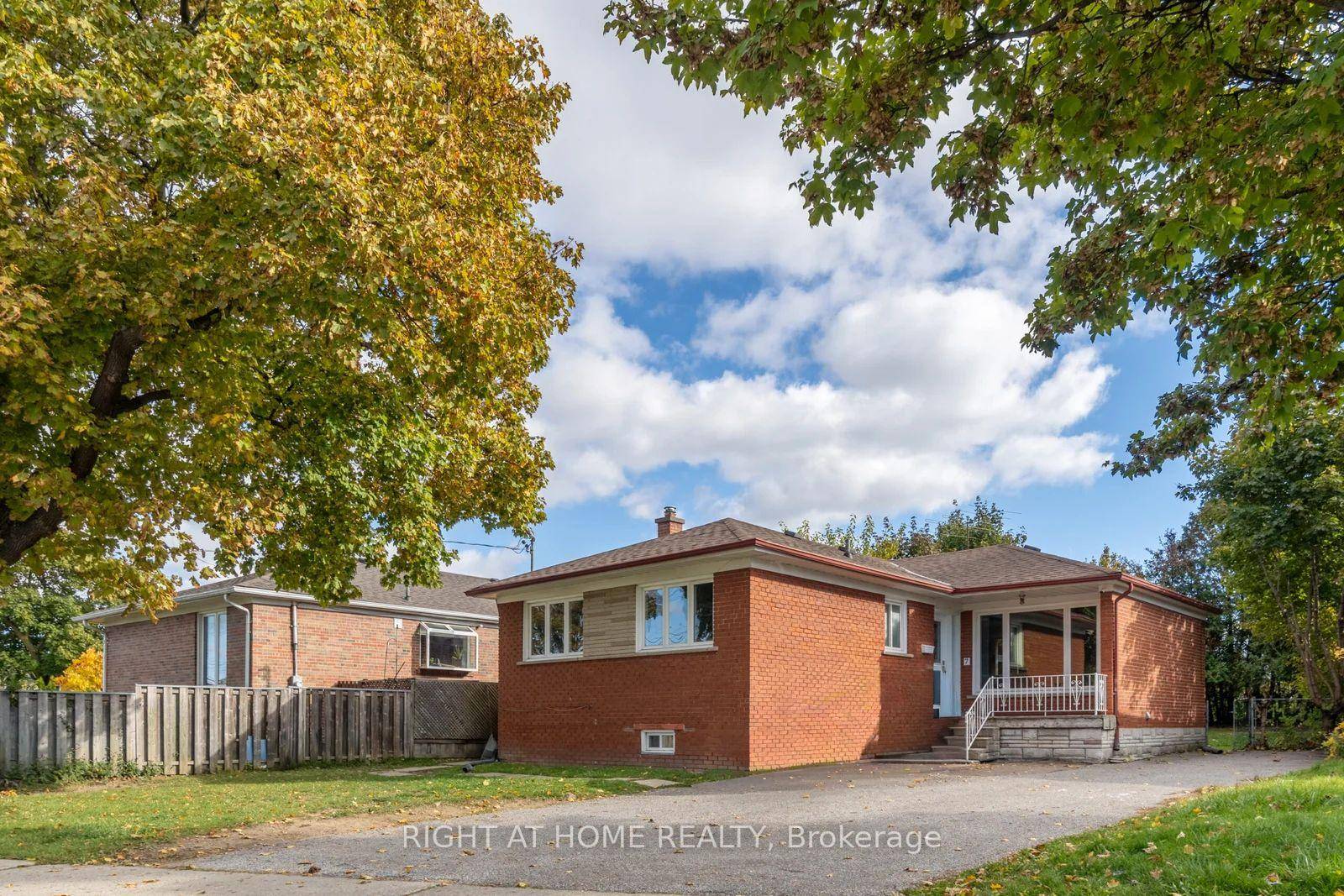 WELCOME TO 7 WESTHUMBER BLVD.