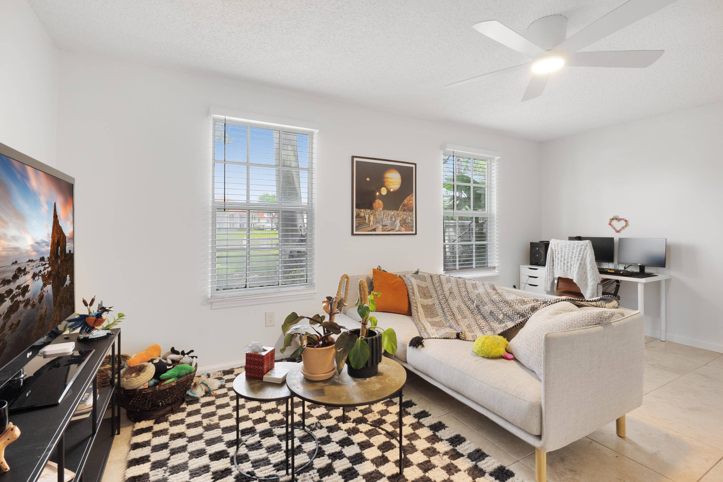 Welcome to your dream retreat in the desirable Bahia Delray community !