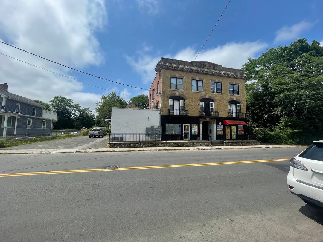 Welcome all Investors. This mixed use 6 unit property is perfectly nestled in Waterbury has complete renovations from top to bottom.