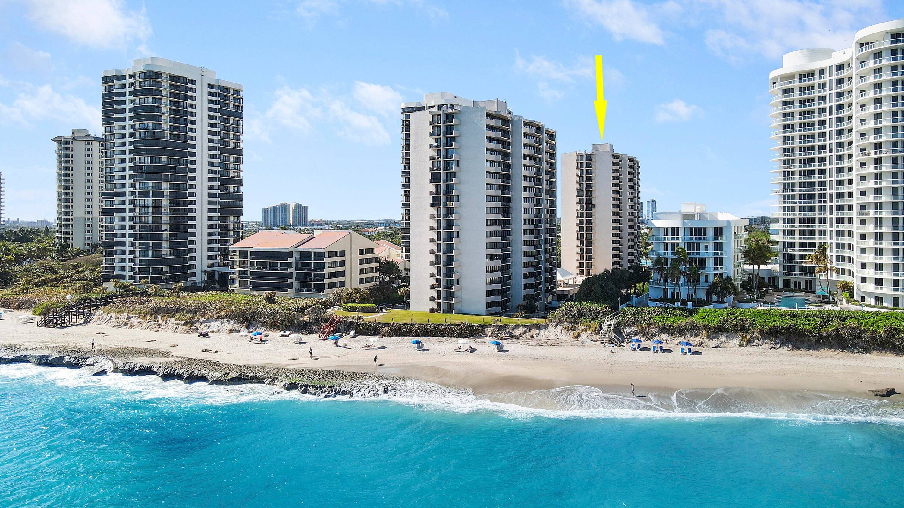 Beautiful Condo unit with double balcony, Balcony in the kitchen faces the intercoastal and the other balcony faces the north with the ocean and exposure to intercostal views as well.