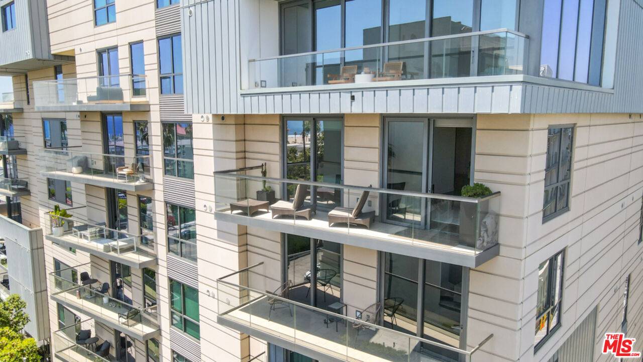 1755   Ocean Avenue 2BR Santa Monica La