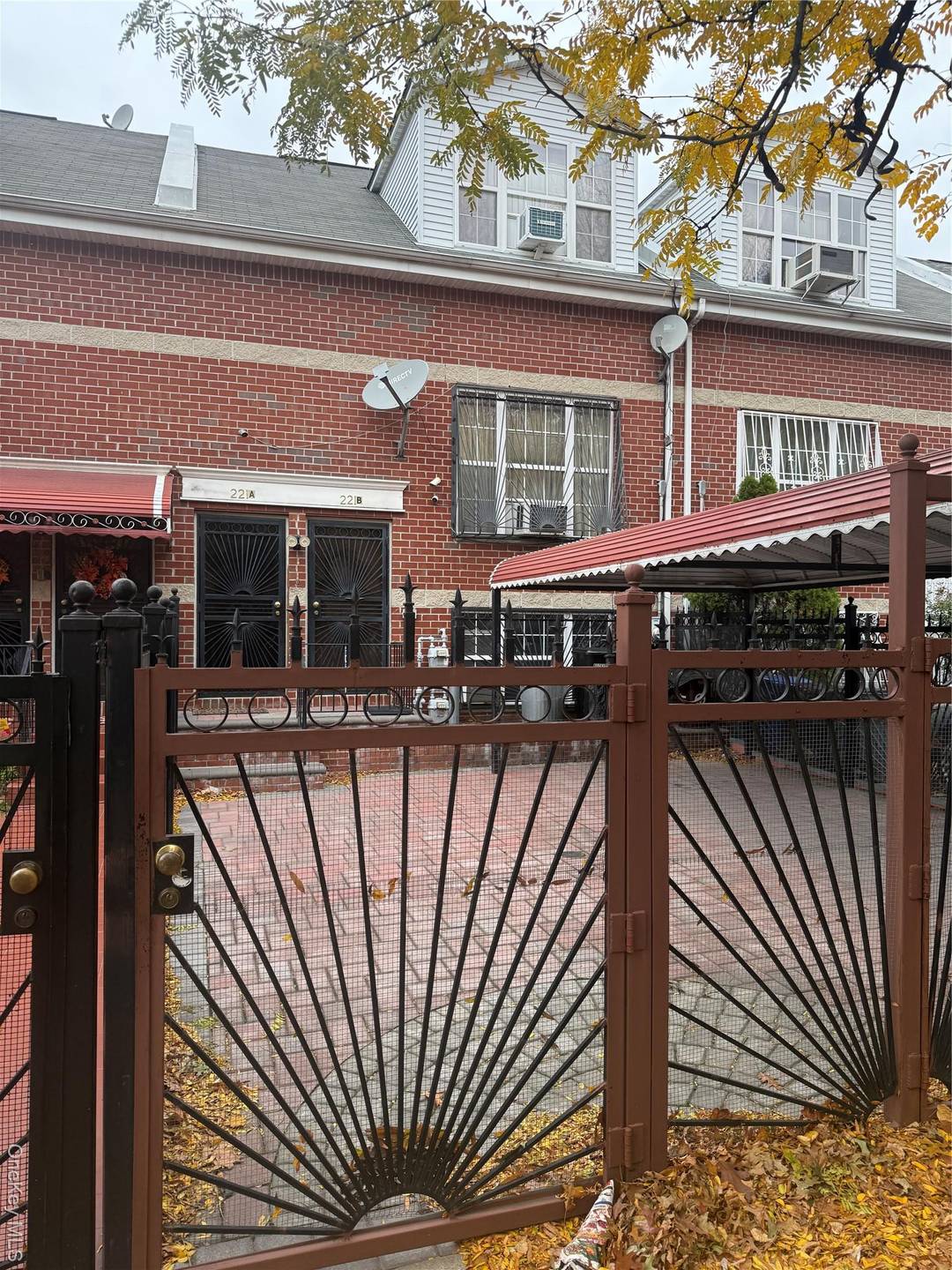 This beautiful two family brick home is located in Bed Stuy, Brooklyn.