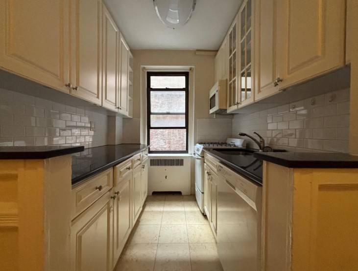 Bring your imagination, this apartment will be renovated with new kitchen cabinets and appliances, new floors and baseboards, new lighting and washer dryer !