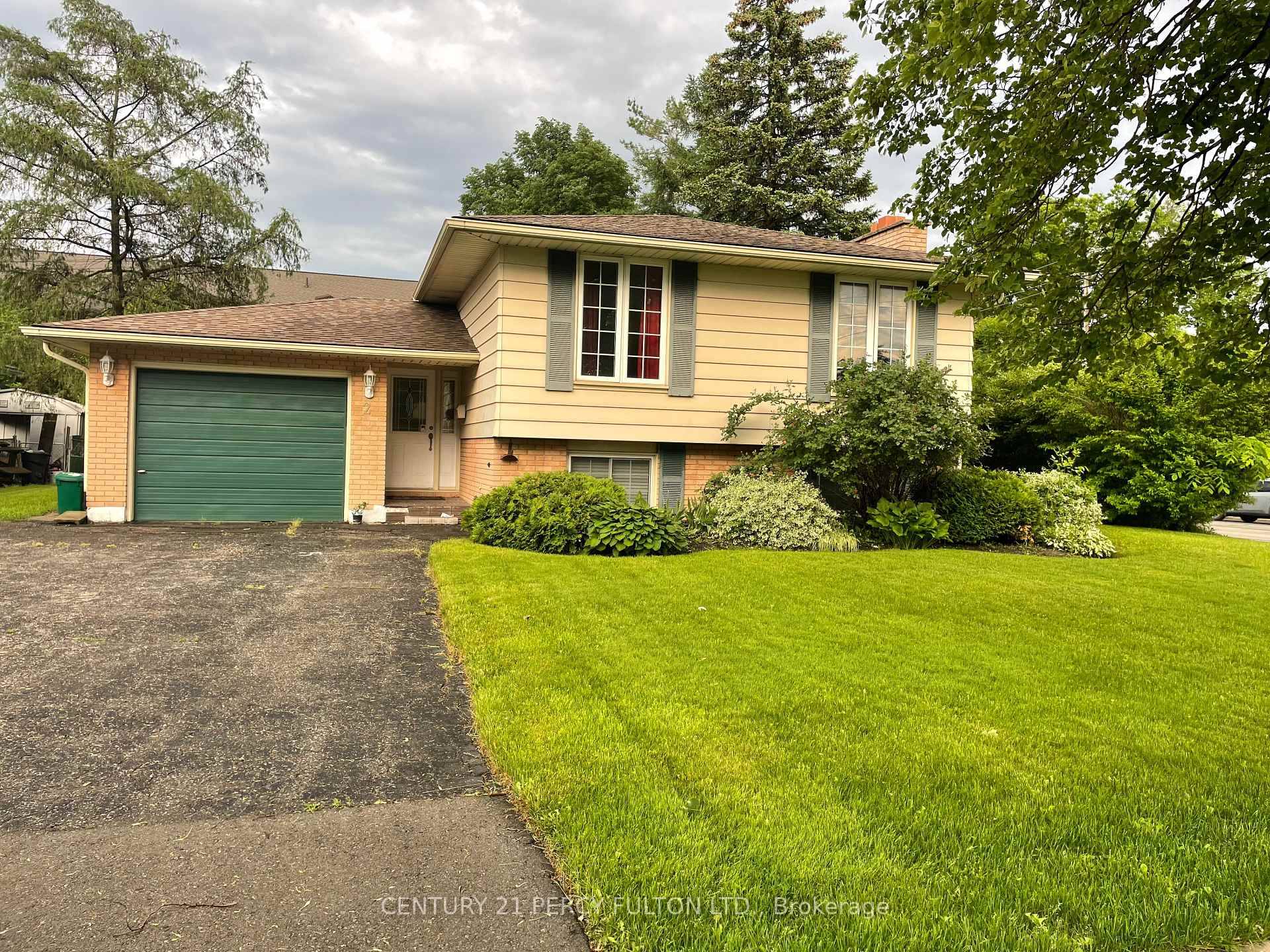 Excellent Opportunity to own a home in city of Welland with growing community, new developments, World famous recreational canal running through the city amp ; short distance to World famous ...