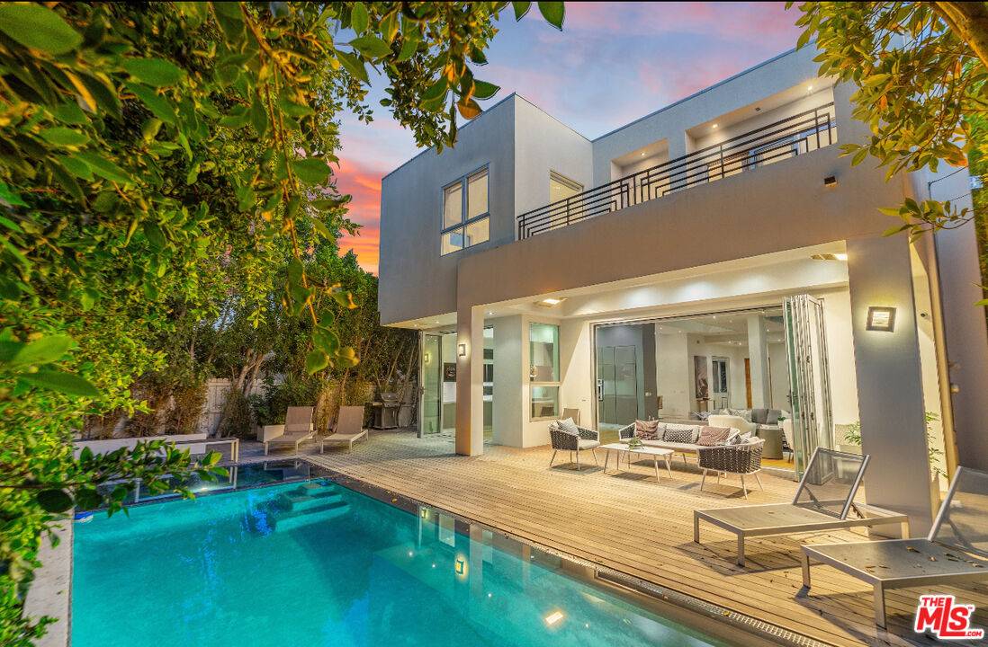 6359  Colgate Ave. 5BR Beverly Grove La