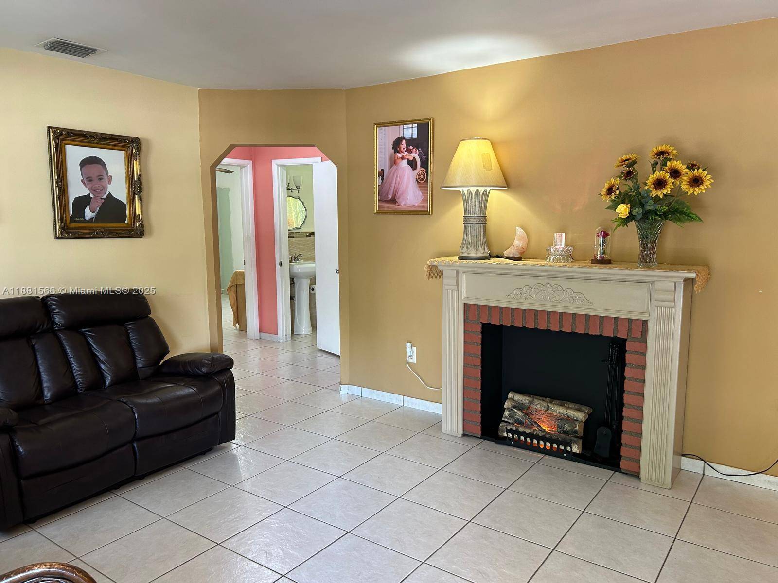Excellent opportunity to buy this beautifully maintained single family, 1 story home, at a great location in Miami Gardens !