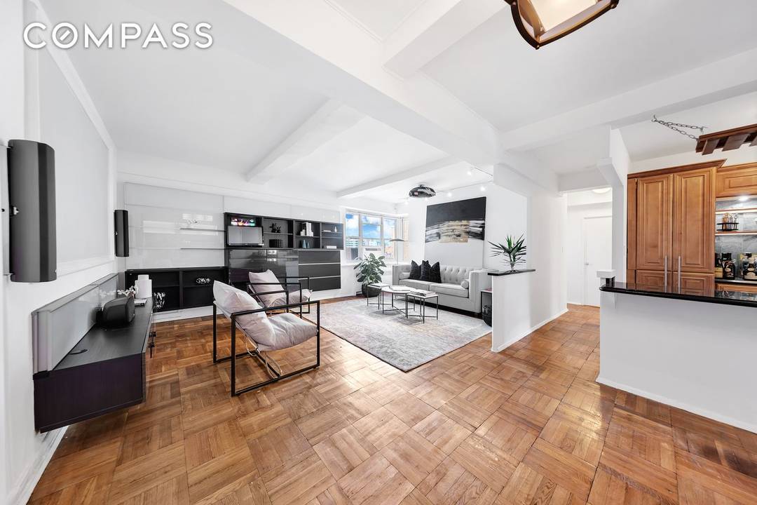 Downtown Manhattan Spacious, Sun Drenched Two Bedroom with City Views Welcome to this expansive, beautifully appointed two bedroom, one bath home at the Hillman Co op on the Lower East ...