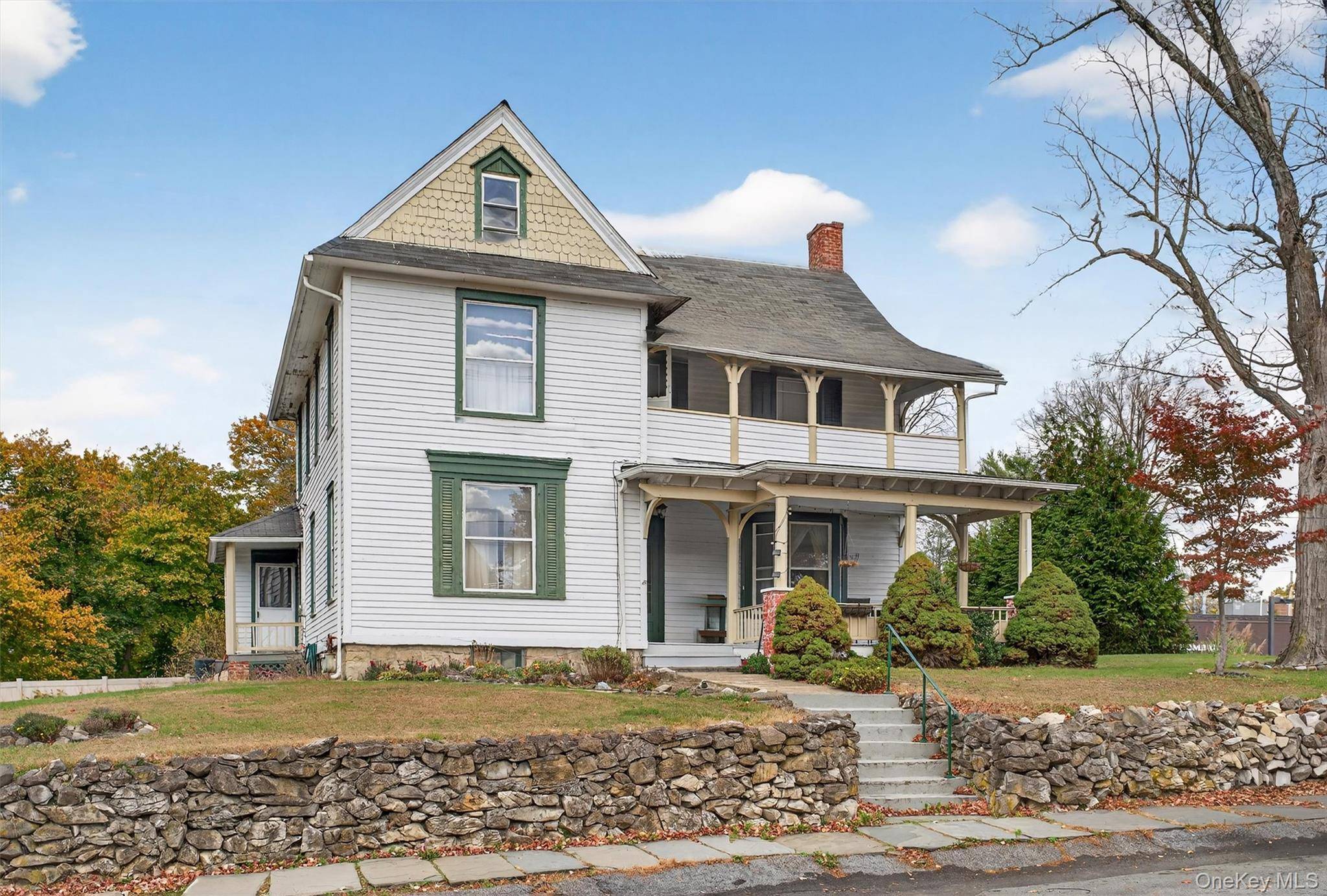 As you pull up to your new home, the charm of Warwick Village greets you before you even step inside.