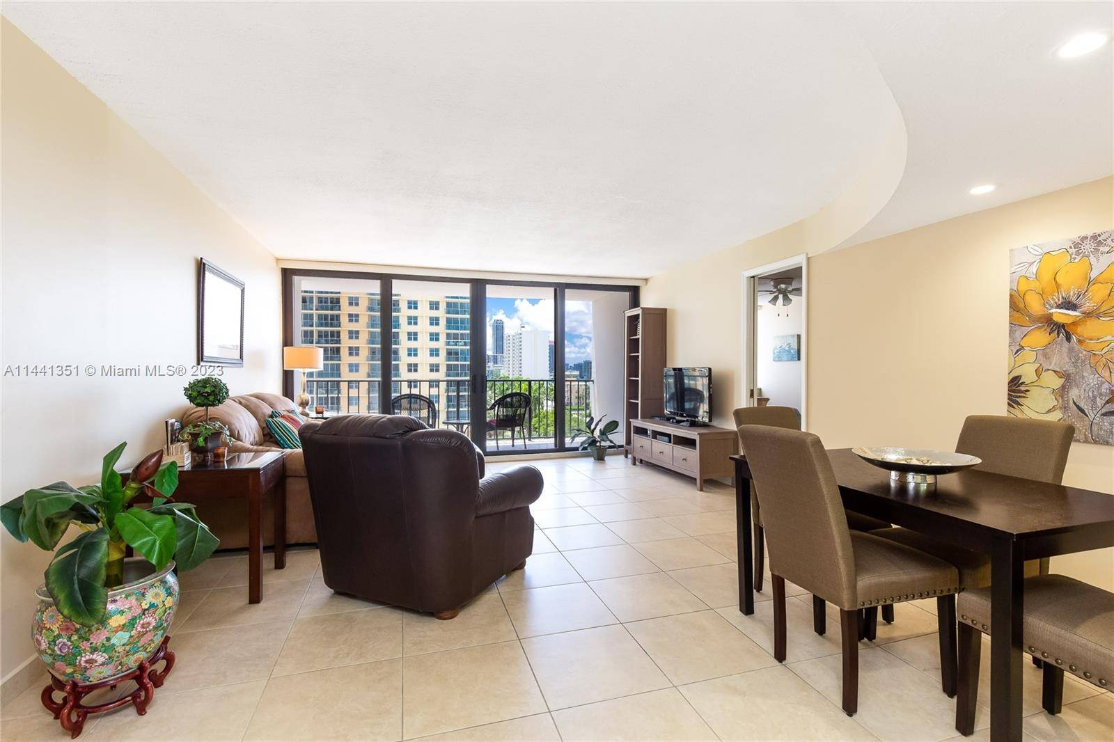 Gorgeous, 2 bedroom, 2 bathroom condo in the heart of Hollywood Beach.