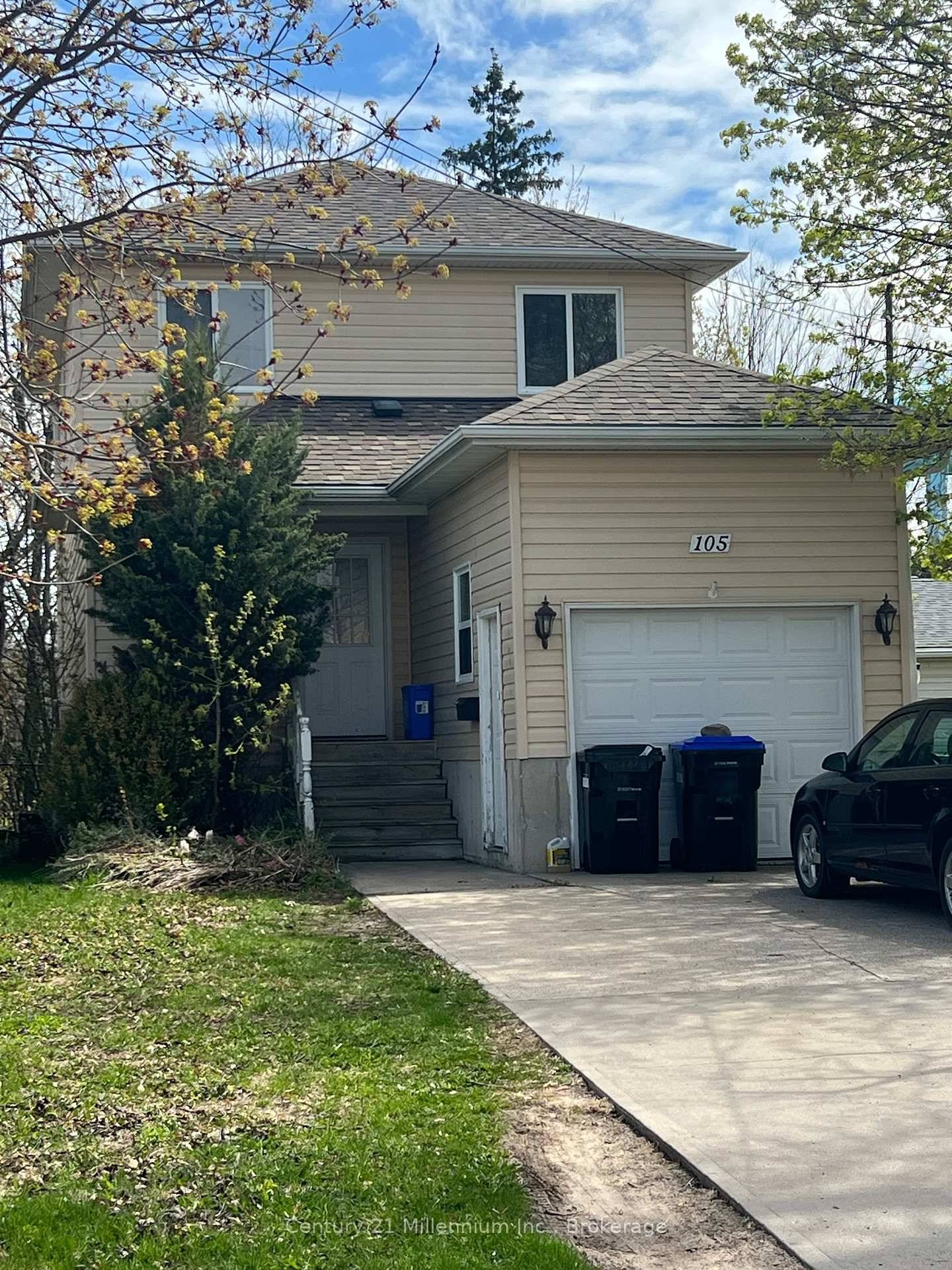 Well maintained, 3 bed 2 bath house located walking distance to downtown.