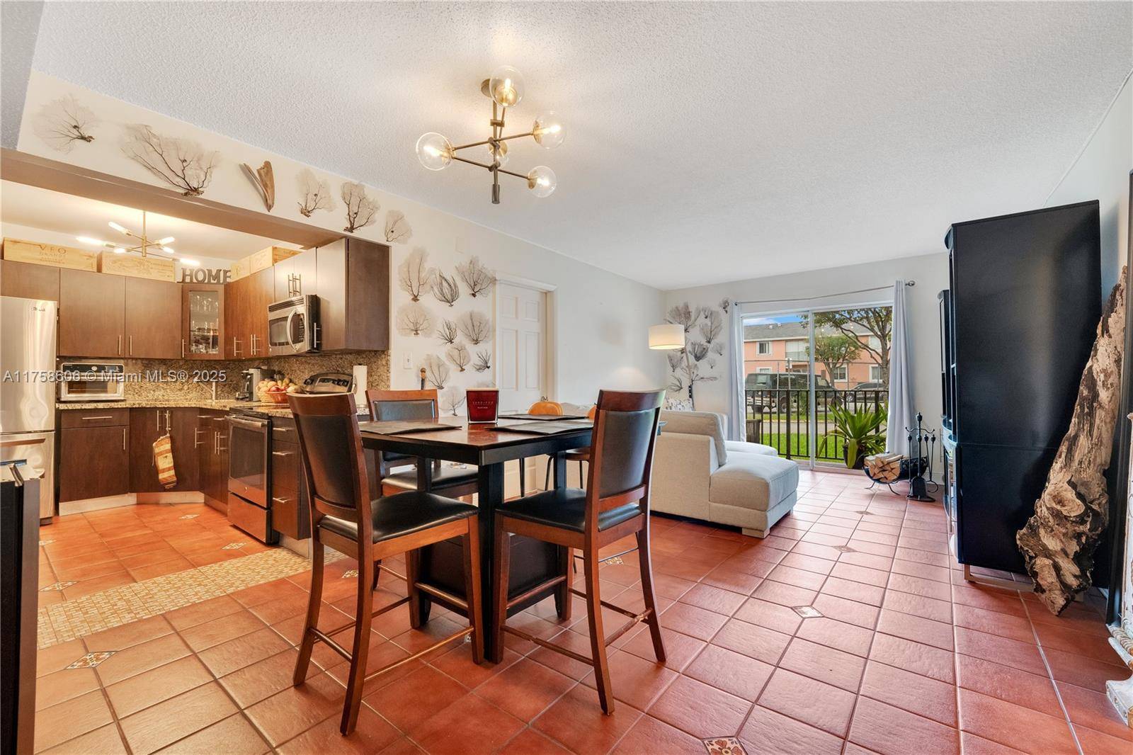 Spacious and bright 3 bedroom, 2 bath corner unit in a thriving community !