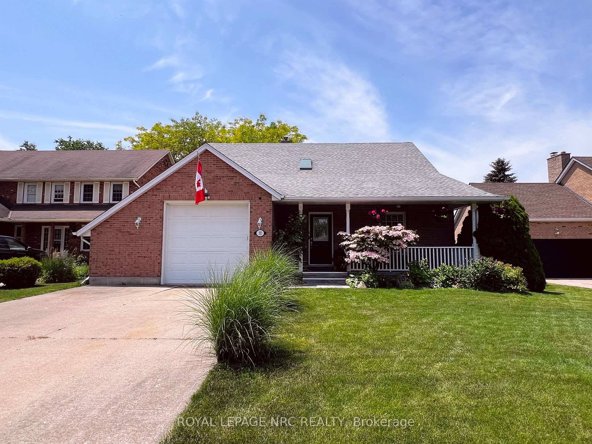Discover a perfect blend of elegance and functionality in this beautifully crafted traditional brick 1.