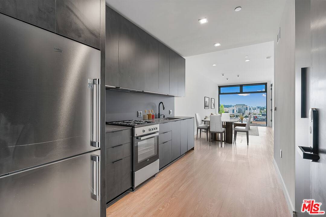 3688   Overland Ave 1.0 LA