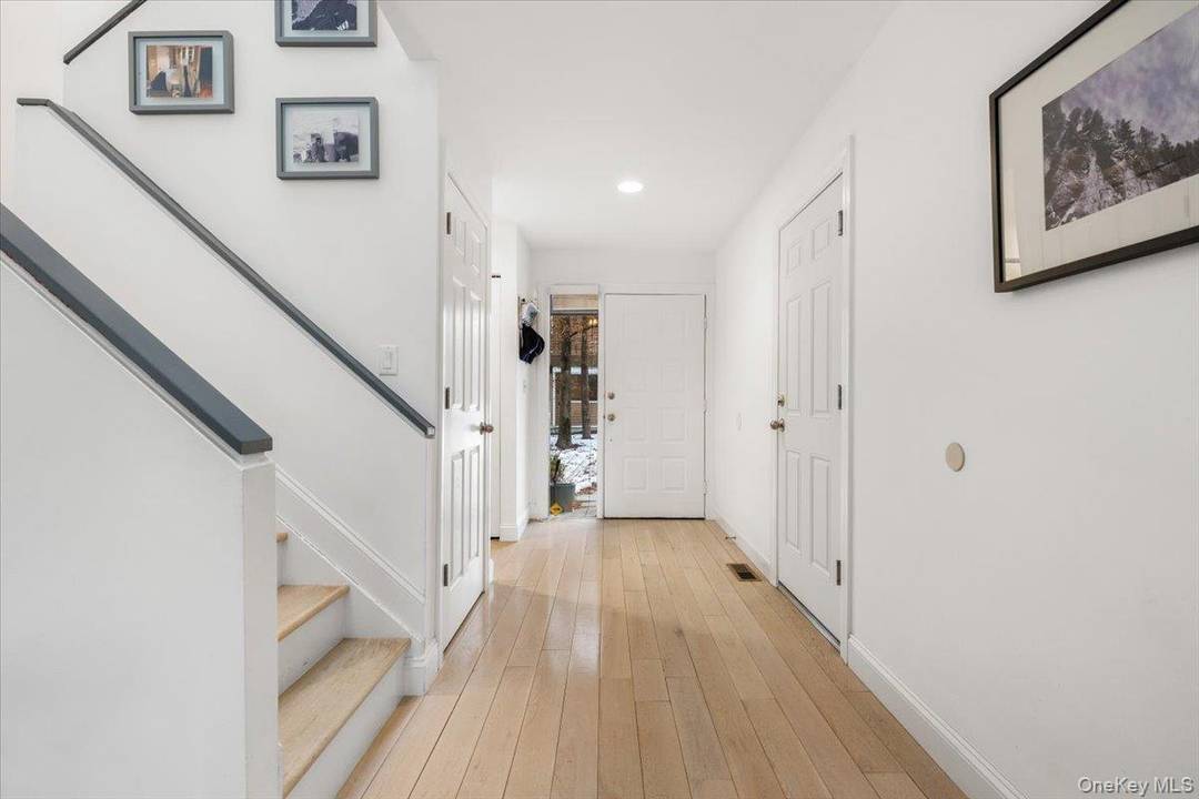 Welcome to 23 Waters Edge, a delightful three bedroom, two and a half bath home in the sought after Old Farm Lake community in Chappaqua.