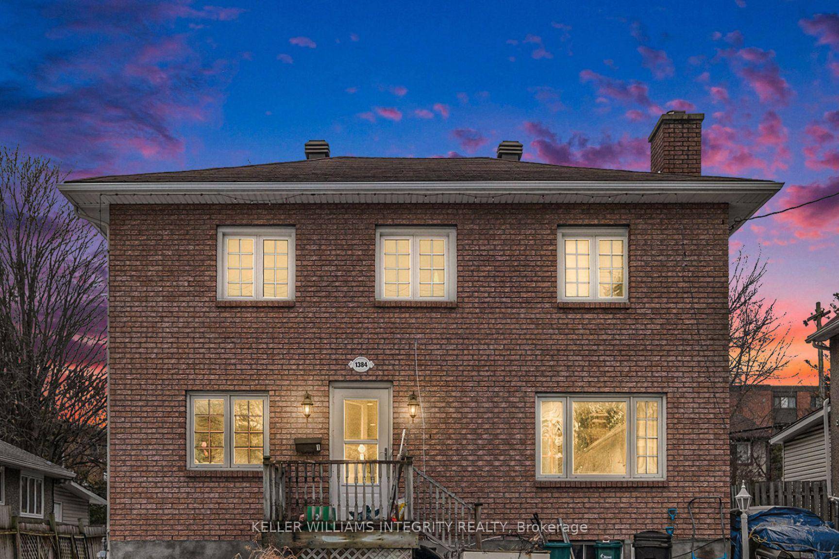 Fully tenanted Investment property centrally located !