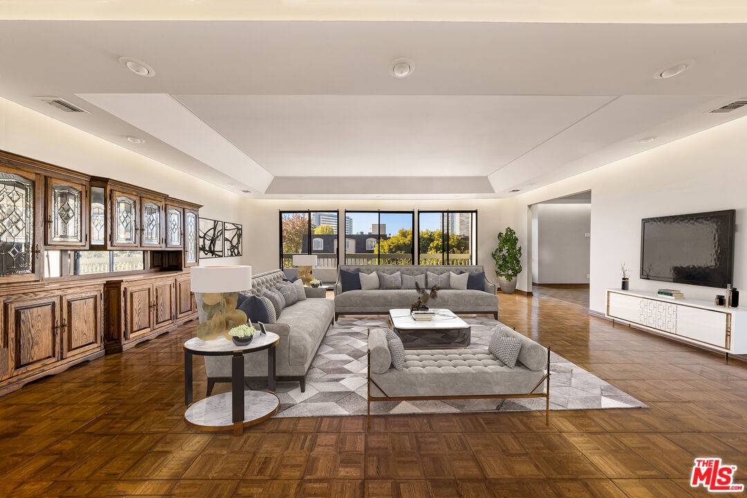 1220   Roxbury Dr 3BR Beverlywood La