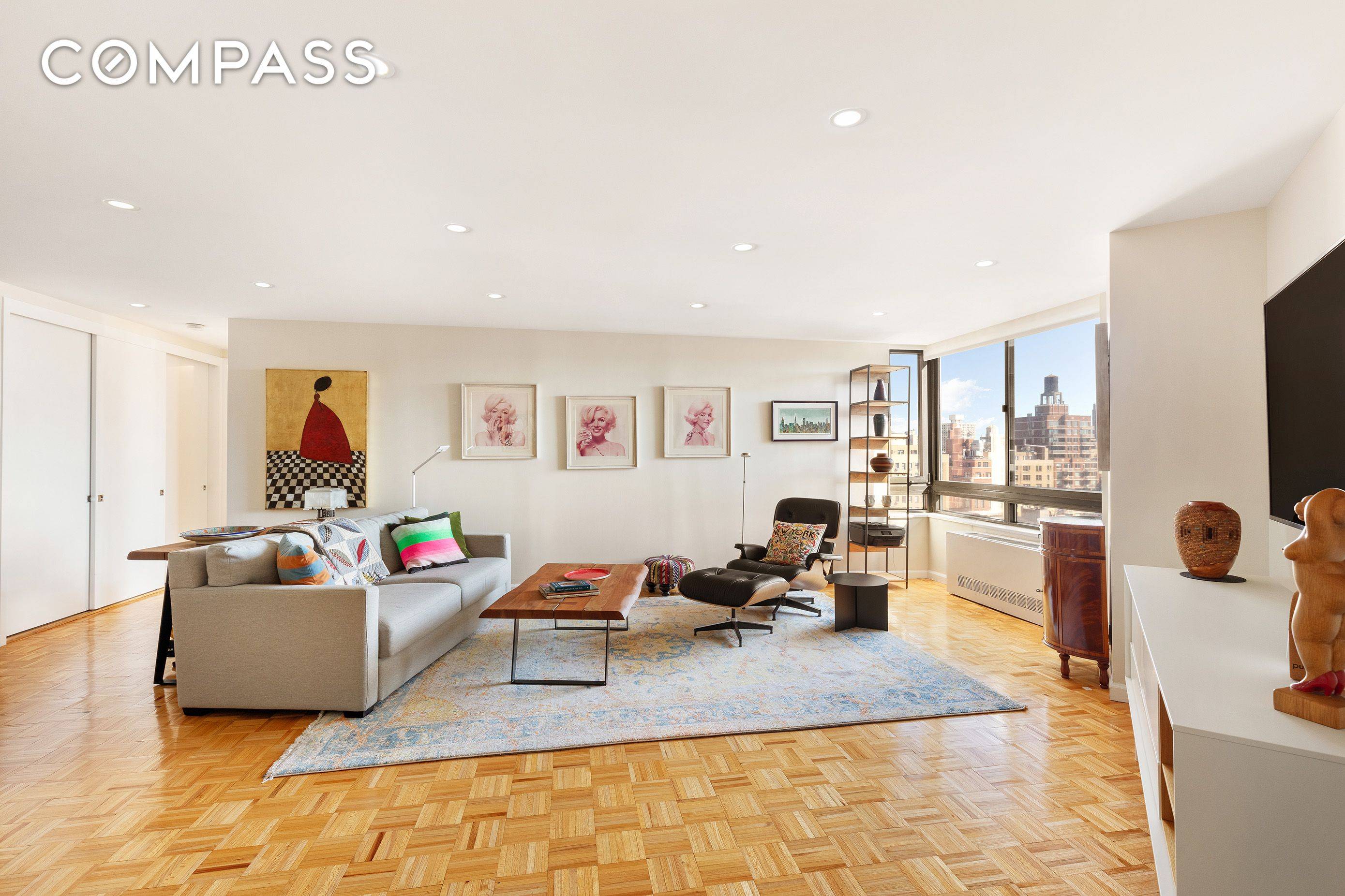 Open House Sunday 10 19 12pm 1pm By Appointment Only Welcome home to this spacious, bright, and beautifully renovated 1 bedroom condo with wide open Upper West Side views.