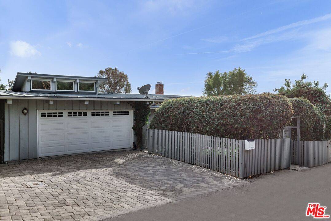 3629   Serra Rd 4BR Malibu La