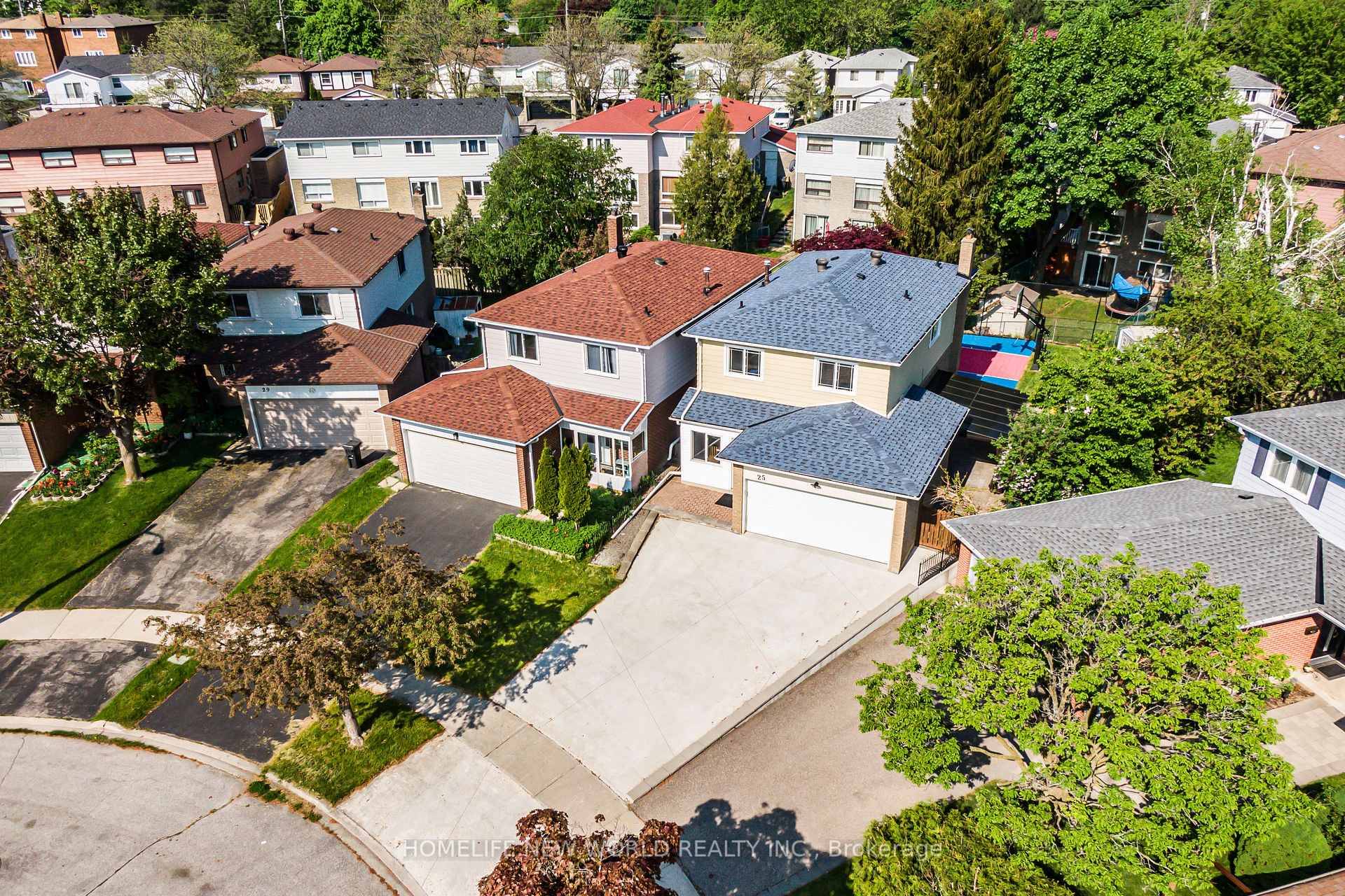 Stunning Renovated 4 Bedroom Home in Prime Location !