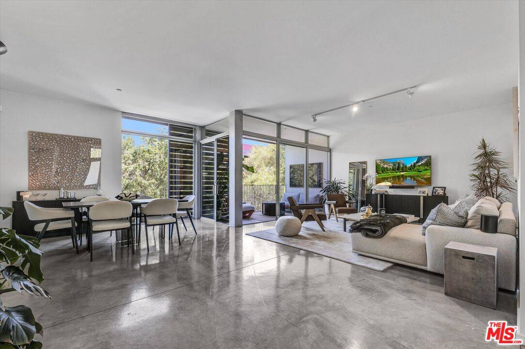 901   Hancock Ave 1BR Sunset Strip La