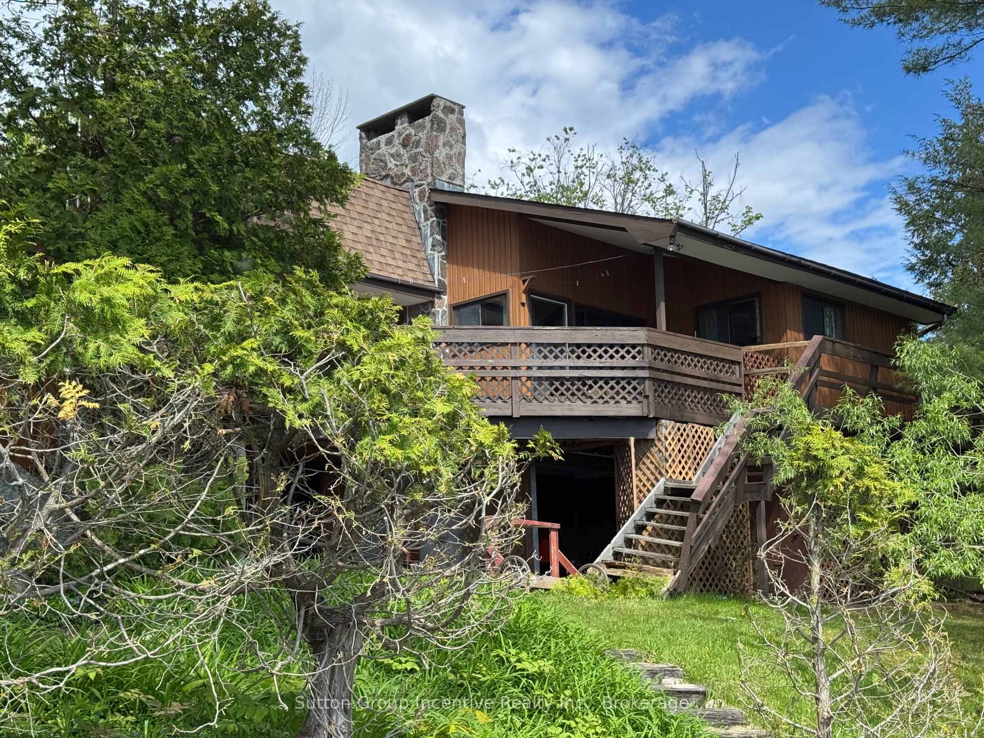 Welcome to this beautiful property on Sparrow Lake with 170 feet of southwest exposure.