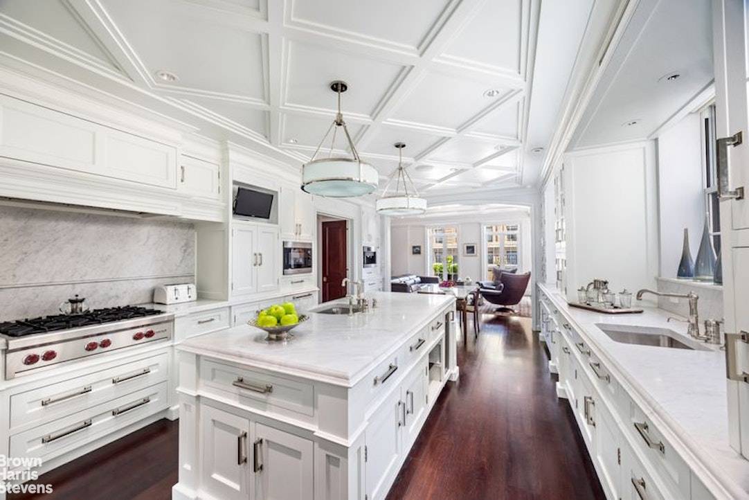 TRIPLE MINT 6, 985 SQ FT.