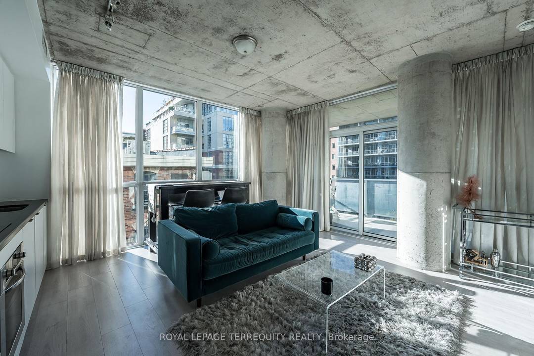 Welcome to The Victory Lofts a boutique condo building located in the heart of King West !