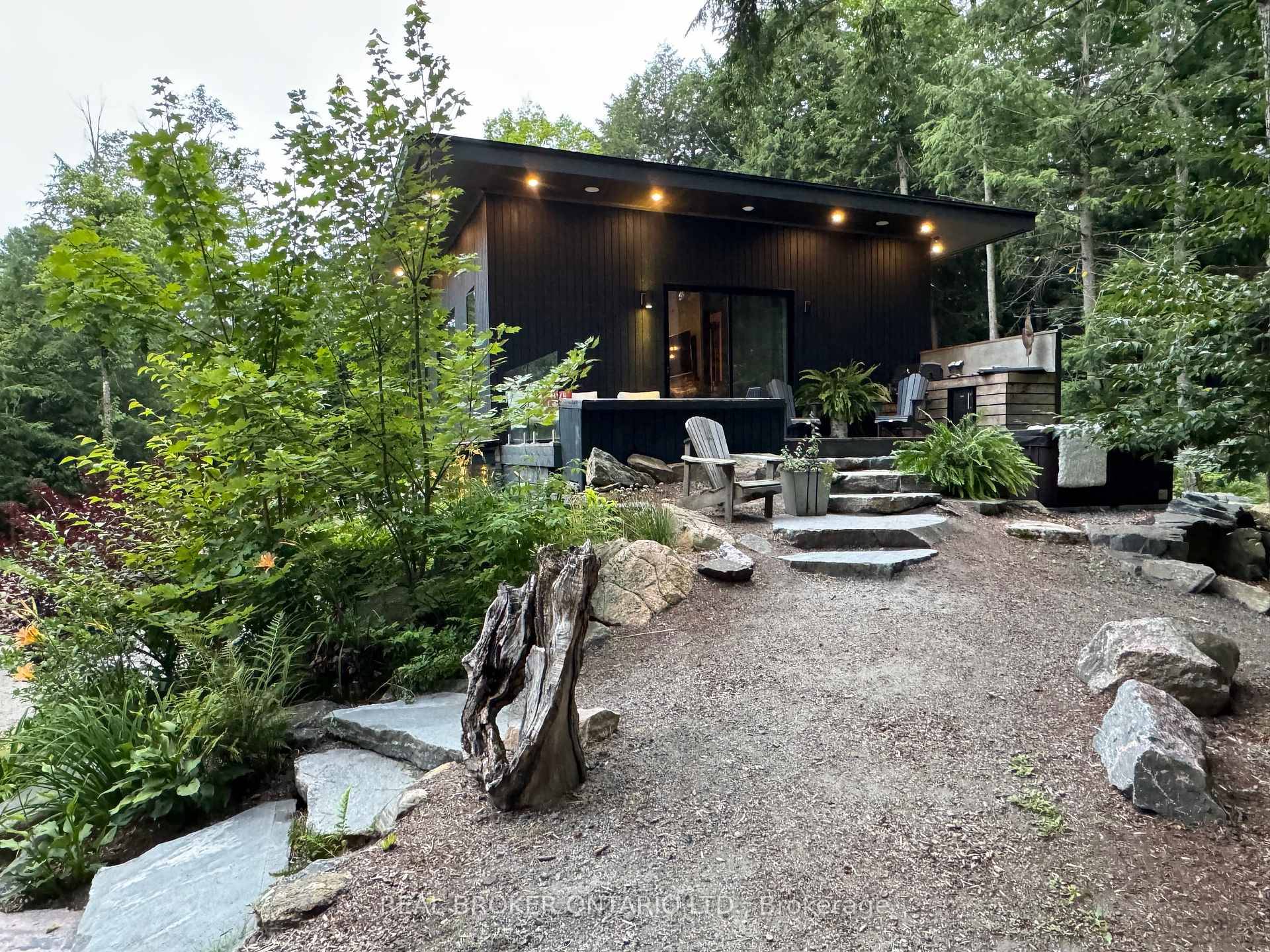 Discover the ultimate waterfront retreat on the shores of iconic Lake Muskoka.