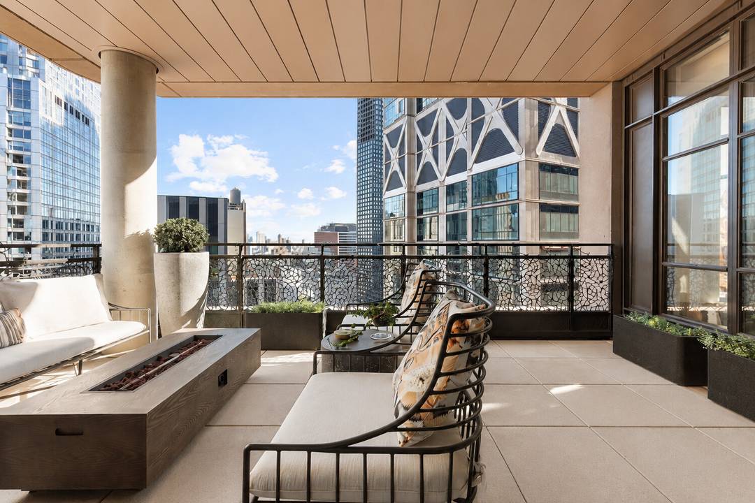 Residence 25C at 25 Park Row Perched high above historic City Hall Park, Residence 25C is a luminous two bedroom, two and a half bath home that pairs striking architecture ...