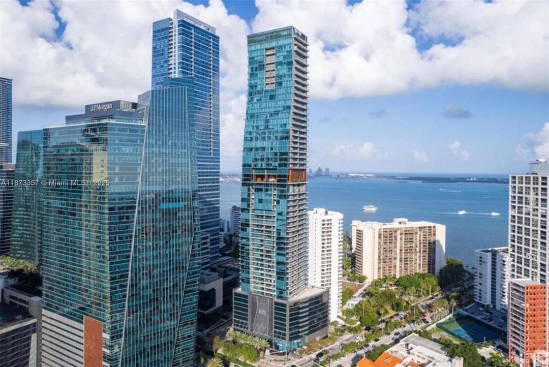 Experience refined luxury living at Echo, the most Exclusive boutique residential High rise in Brickell !