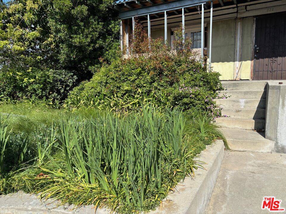 770  N Alexandria Ave 3BR La