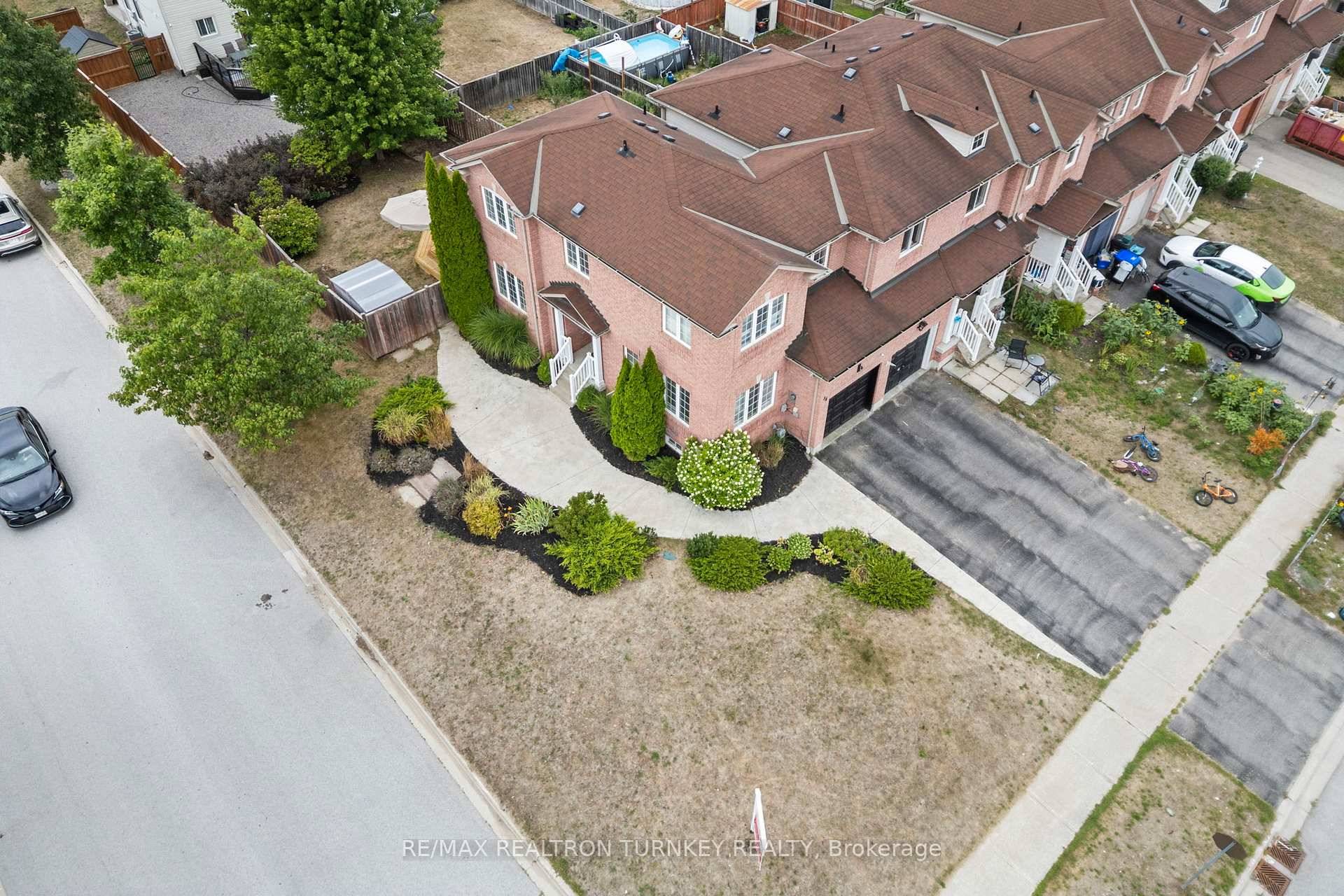 Welcome to 84 Admiral Crescent in Angus !