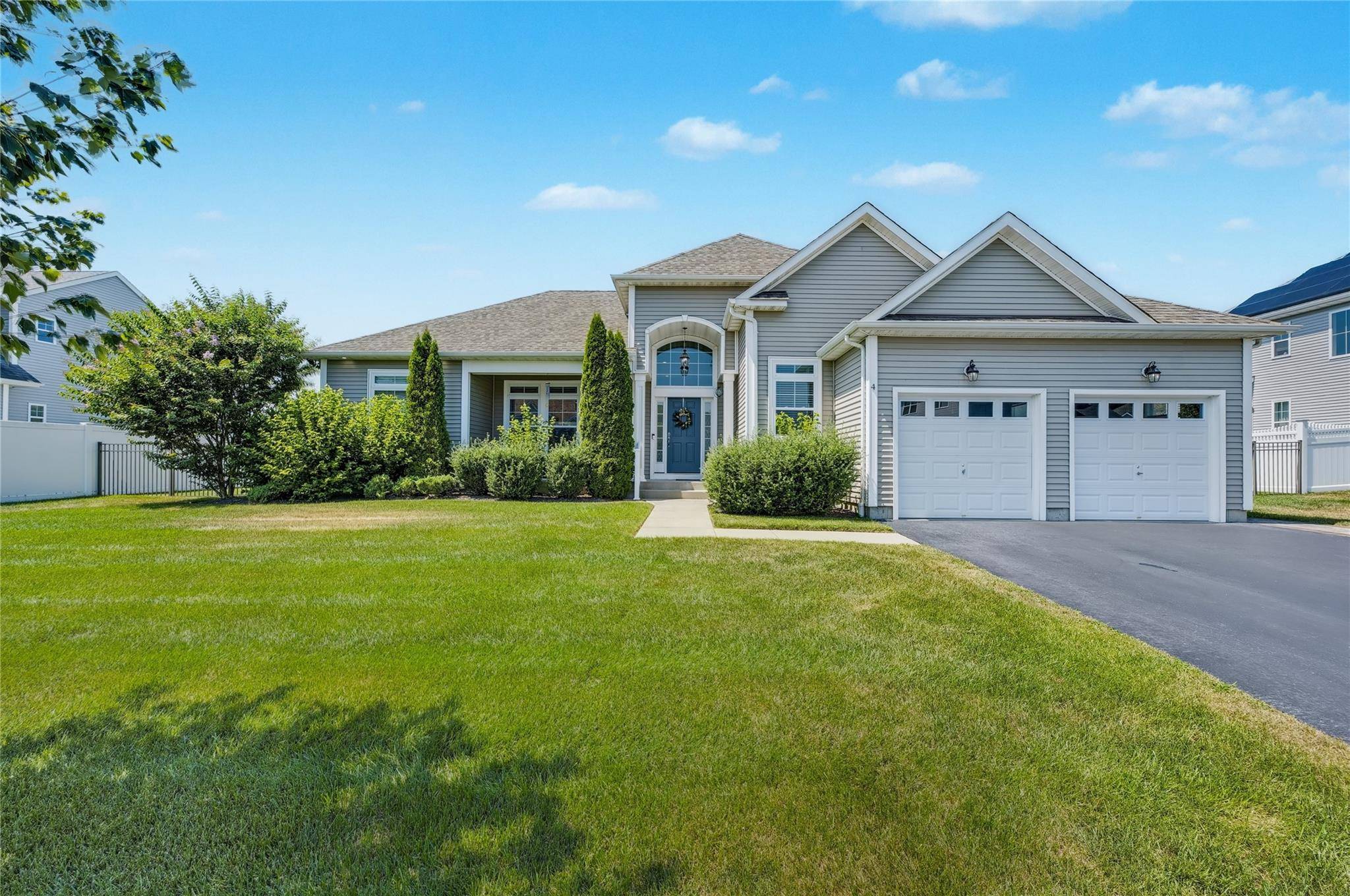 Welcome to Your Dream Ranch in the Heart of Ridge !
